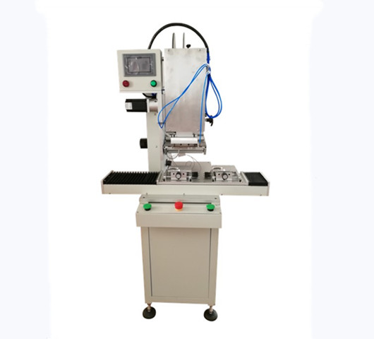 高精度半自動貼標(biāo)機